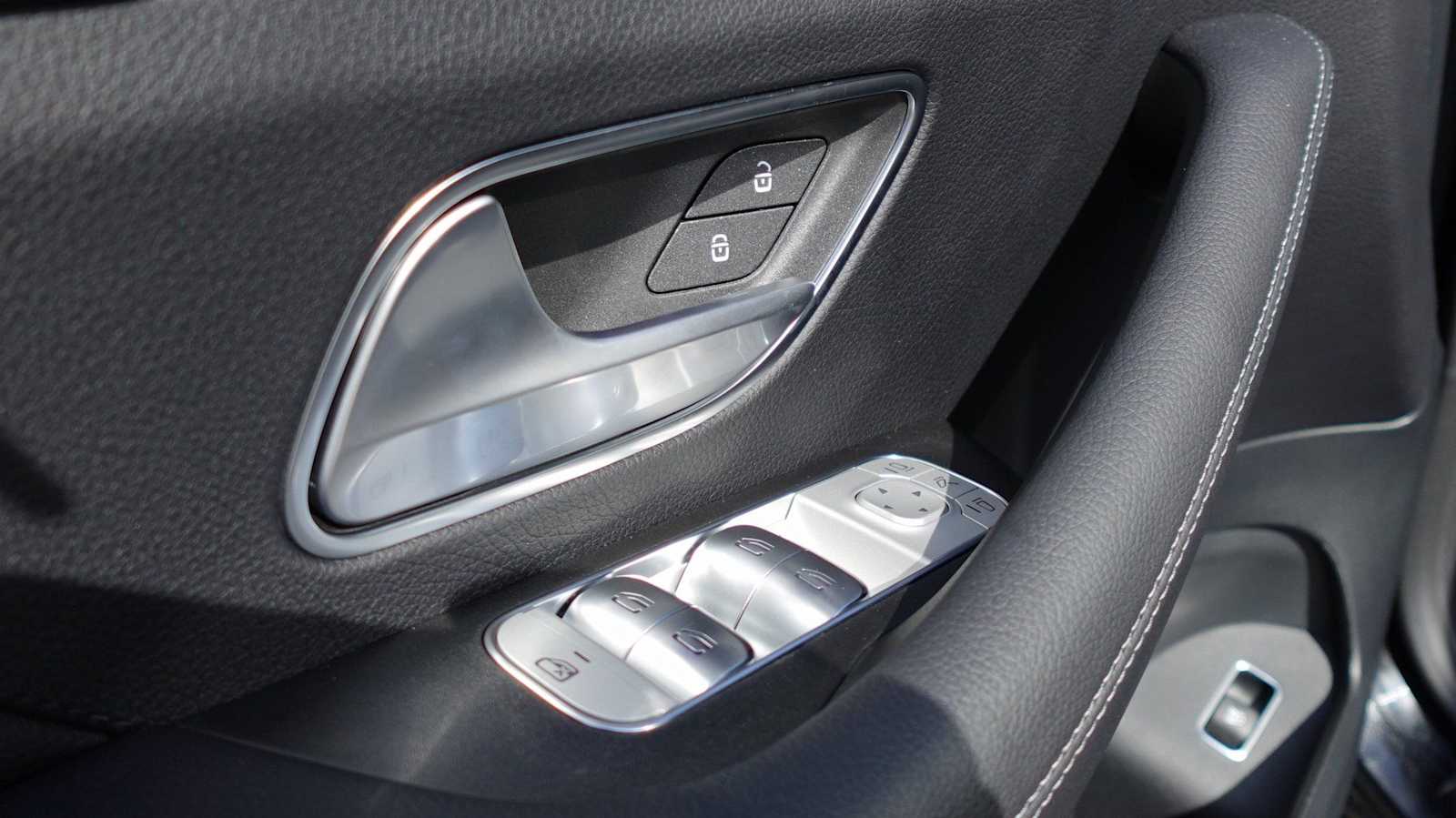 Thumbnail: 2026 Mercedes-Benz GLE - 19