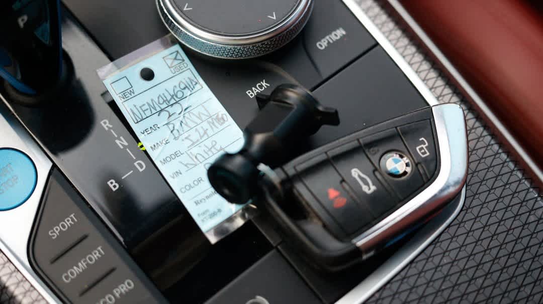 Thumbnail: 2022 BMW i4 - 47