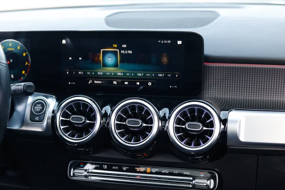 Thumbnail: 2022 Mercedes-Benz GLB - 20