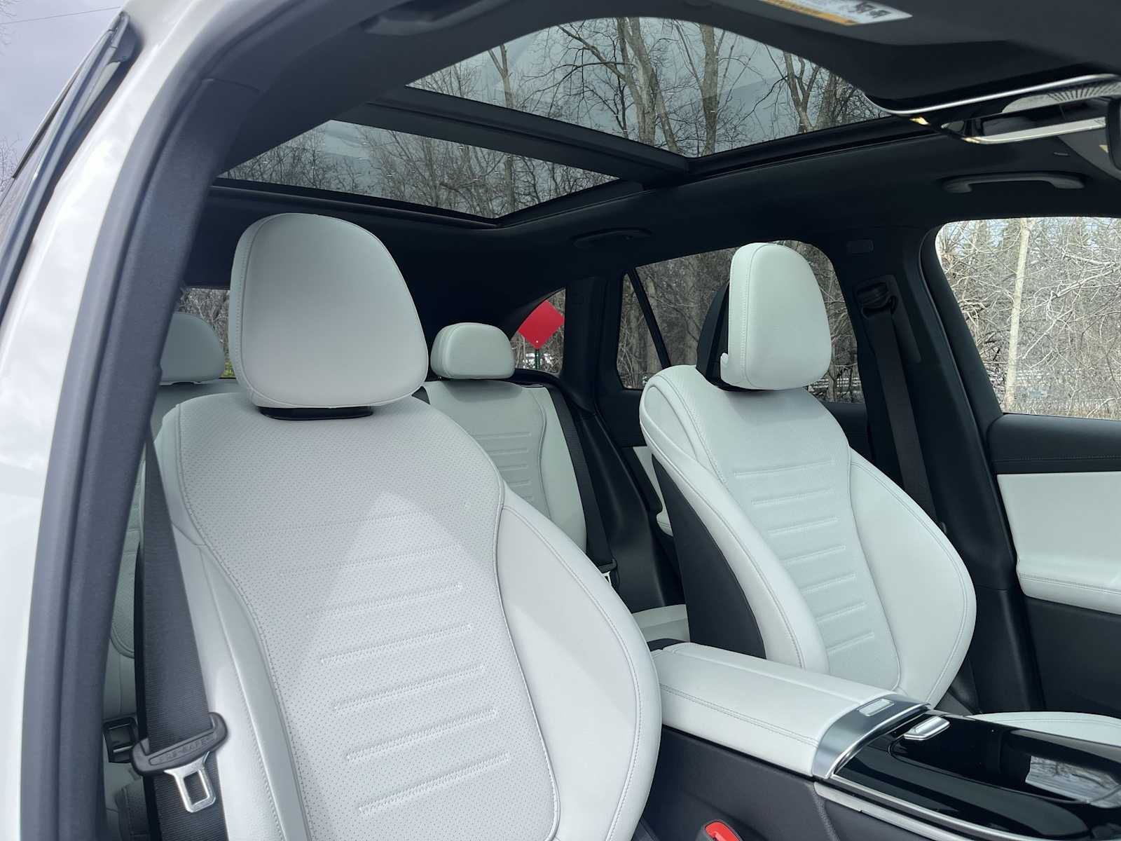 Thumbnail: 2026 Mercedes-Benz GLC - 29