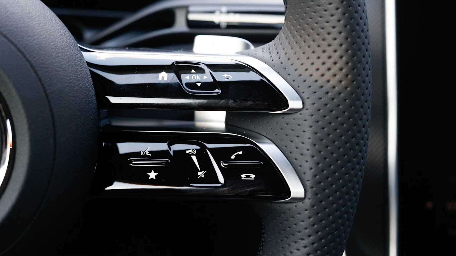 Thumbnail: 2026 Mercedes-Benz GLC - 18