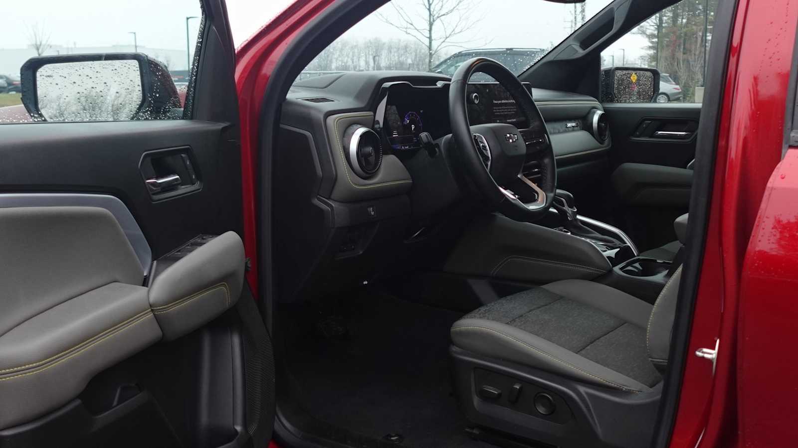 Thumbnail: 2024 Chevrolet Colorado - 23