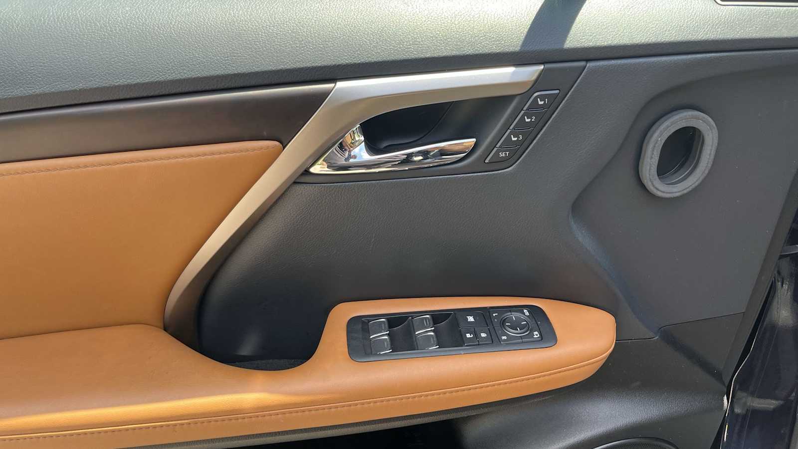 Thumbnail: 2021 Lexus RX - 29