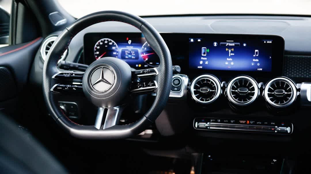 Thumbnail: 2025 Mercedes-Benz GLB - 11