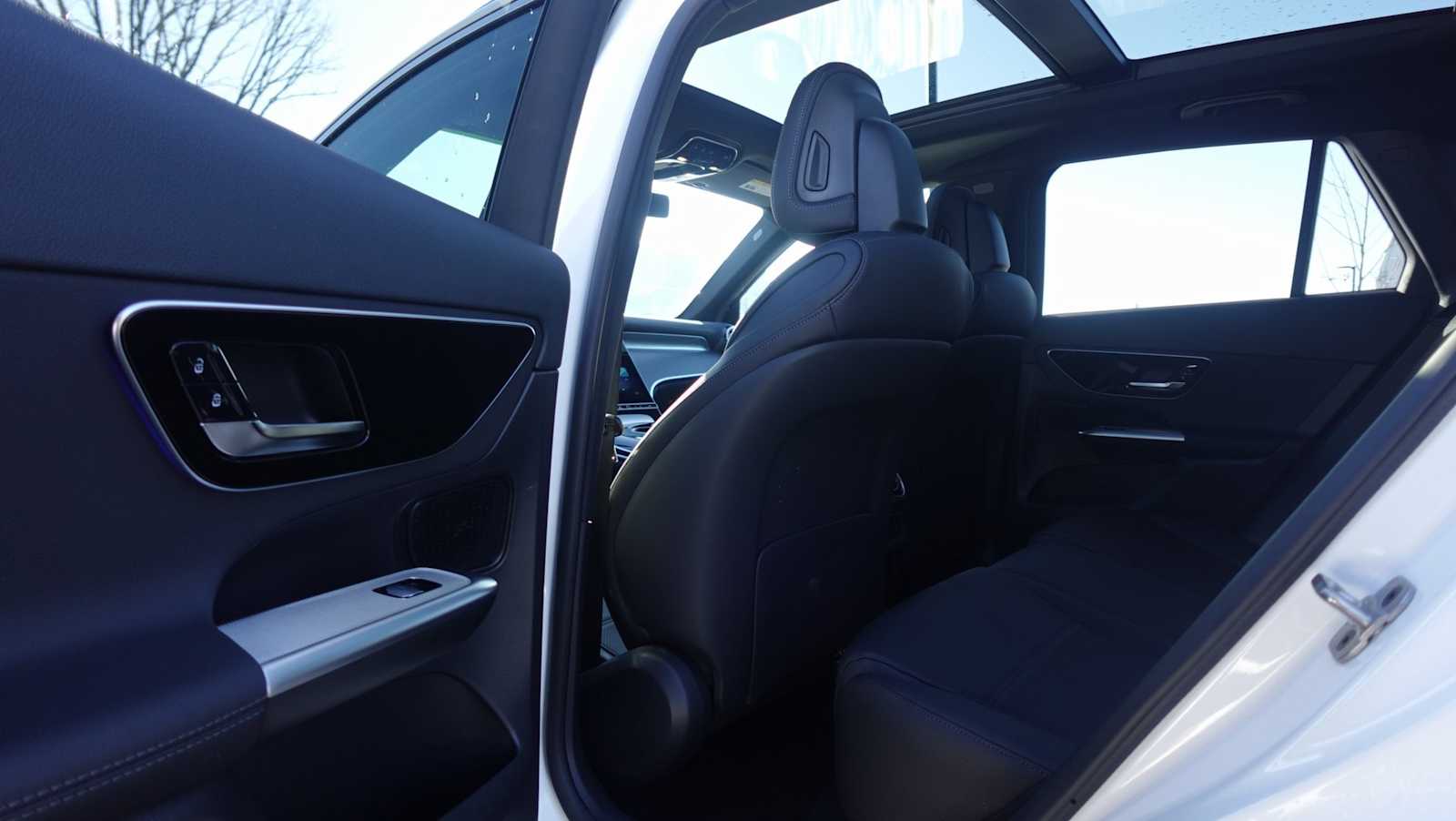 Thumbnail: 2026 Mercedes-Benz GLC - 42