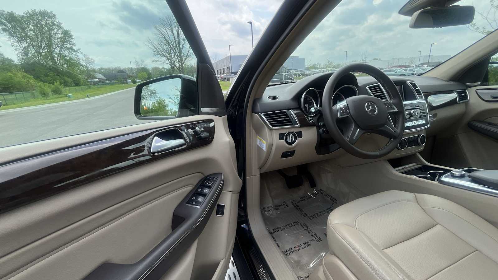 Thumbnail: 2013 Mercedes-Benz M-Class - 16