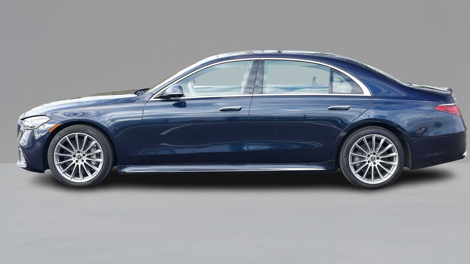 Thumbnail: 2023 Mercedes-Benz S-Class - 8
