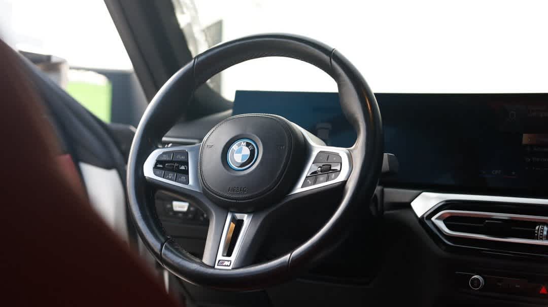 Thumbnail: 2022 BMW i4 - 23