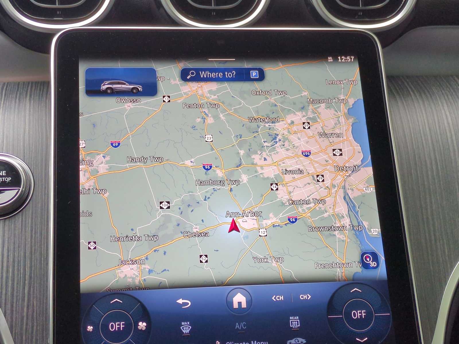 Thumbnail: 2025 Mercedes-Benz GLC - 31