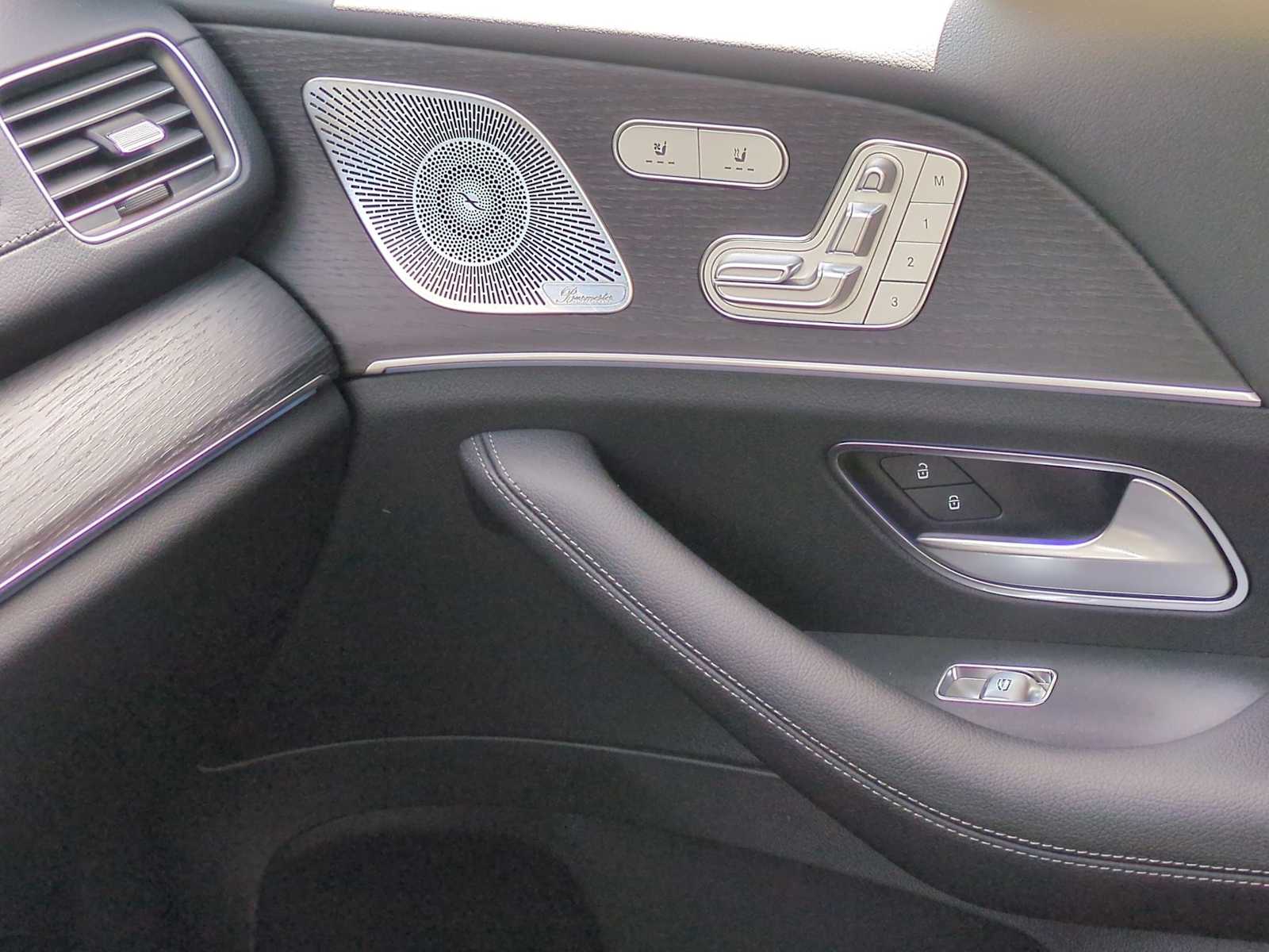 Thumbnail: 2025 Mercedes-Benz GLS - 40