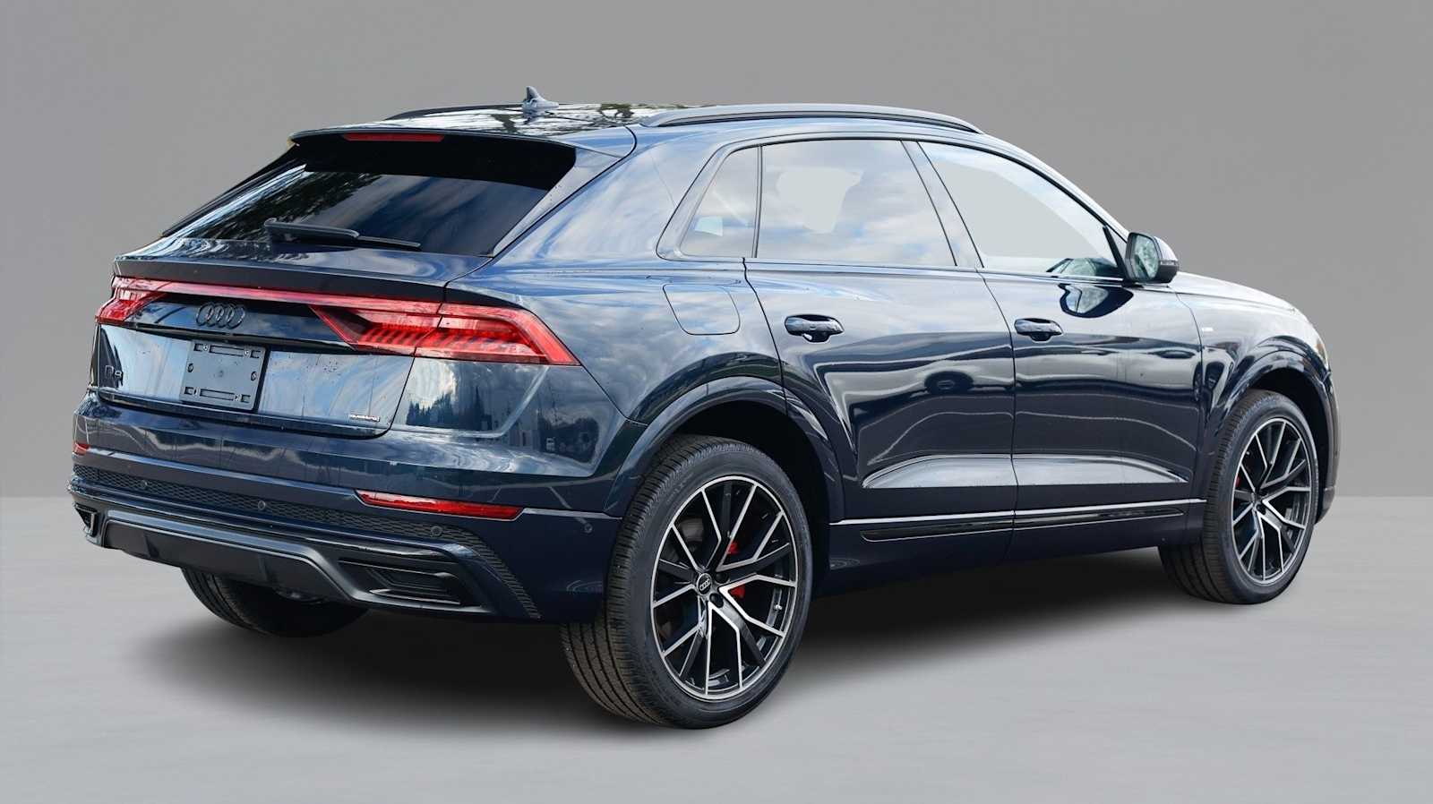 Thumbnail: 2023 Audi Q8 - 5