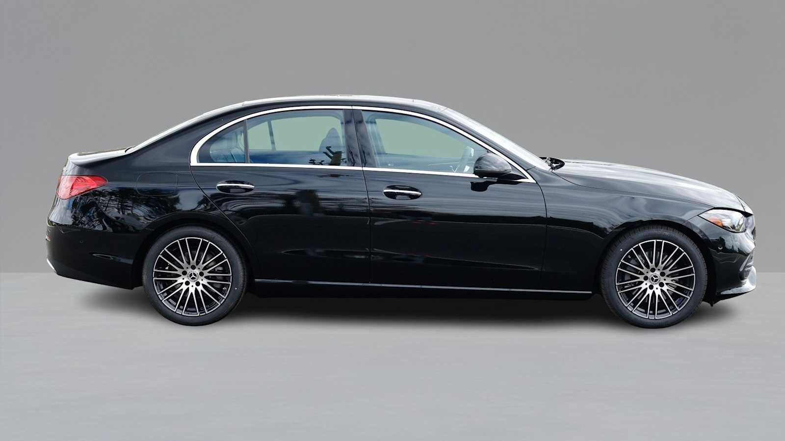 2026 Mercedes Benz C 300 4MATIC photo 4