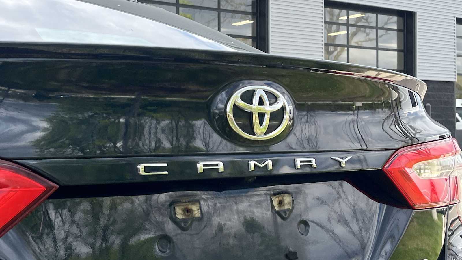 Thumbnail: 2020 Toyota Camry - 24