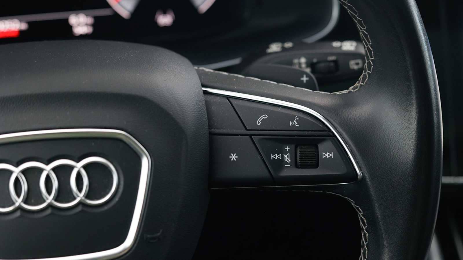 Thumbnail: 2023 Audi Q8 - 20