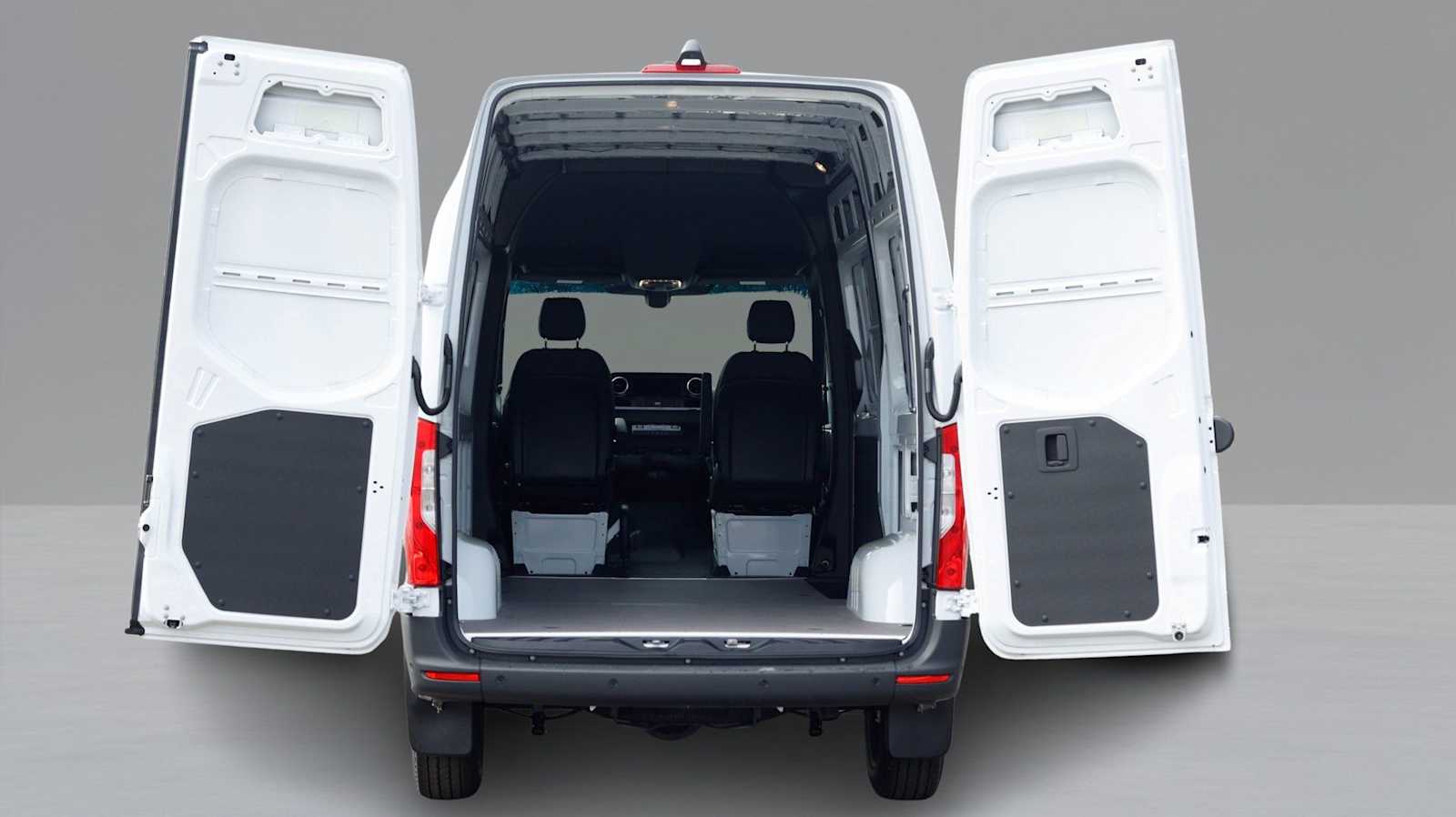 Thumbnail: 2026 Mercedes-Benz Sprinter - 9