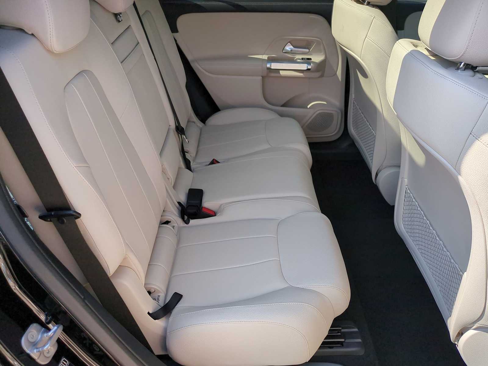 Thumbnail: 2025 Mercedes-Benz GLB - 22