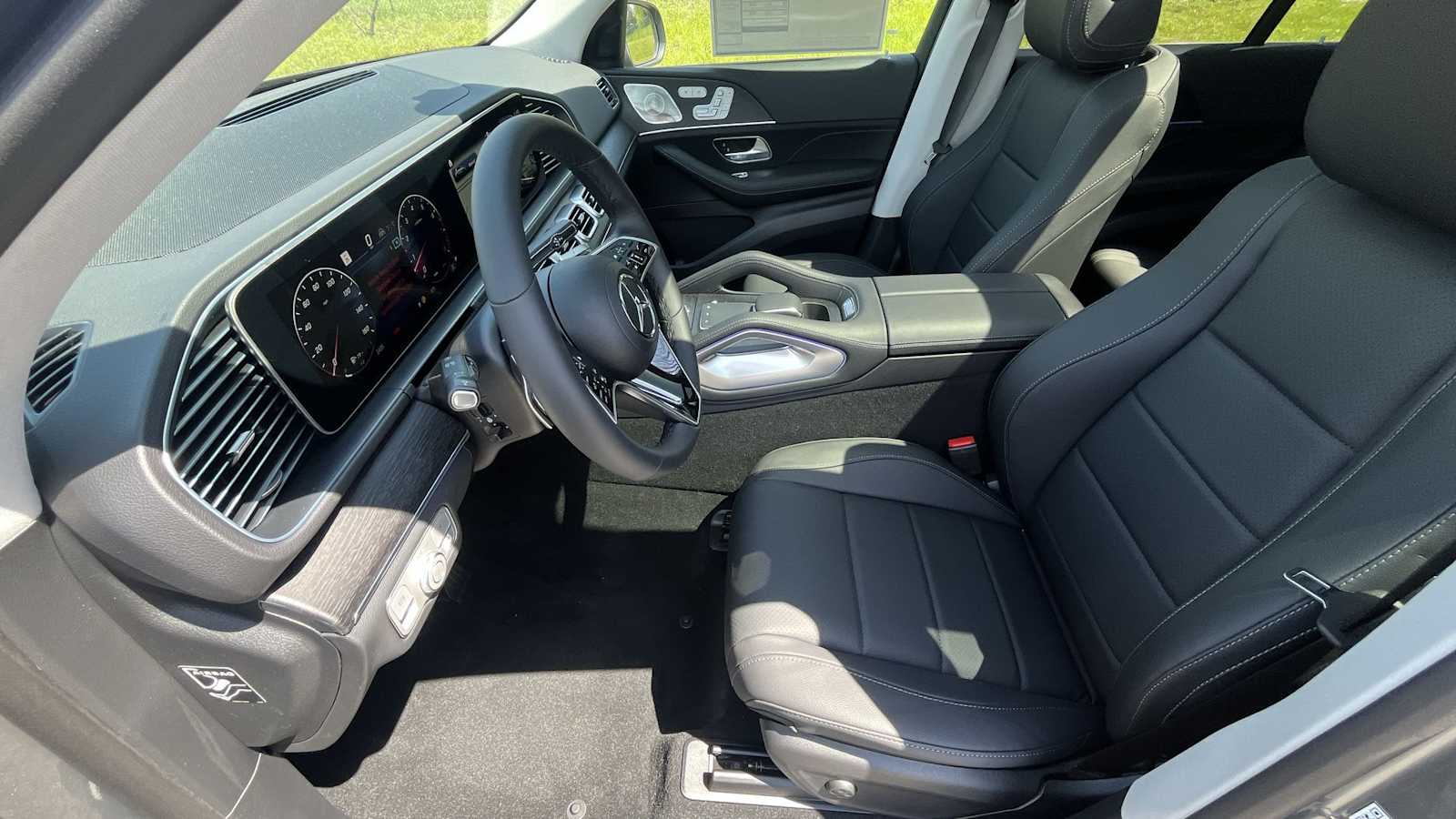 Thumbnail: 2026 Mercedes-Benz GLE - 13