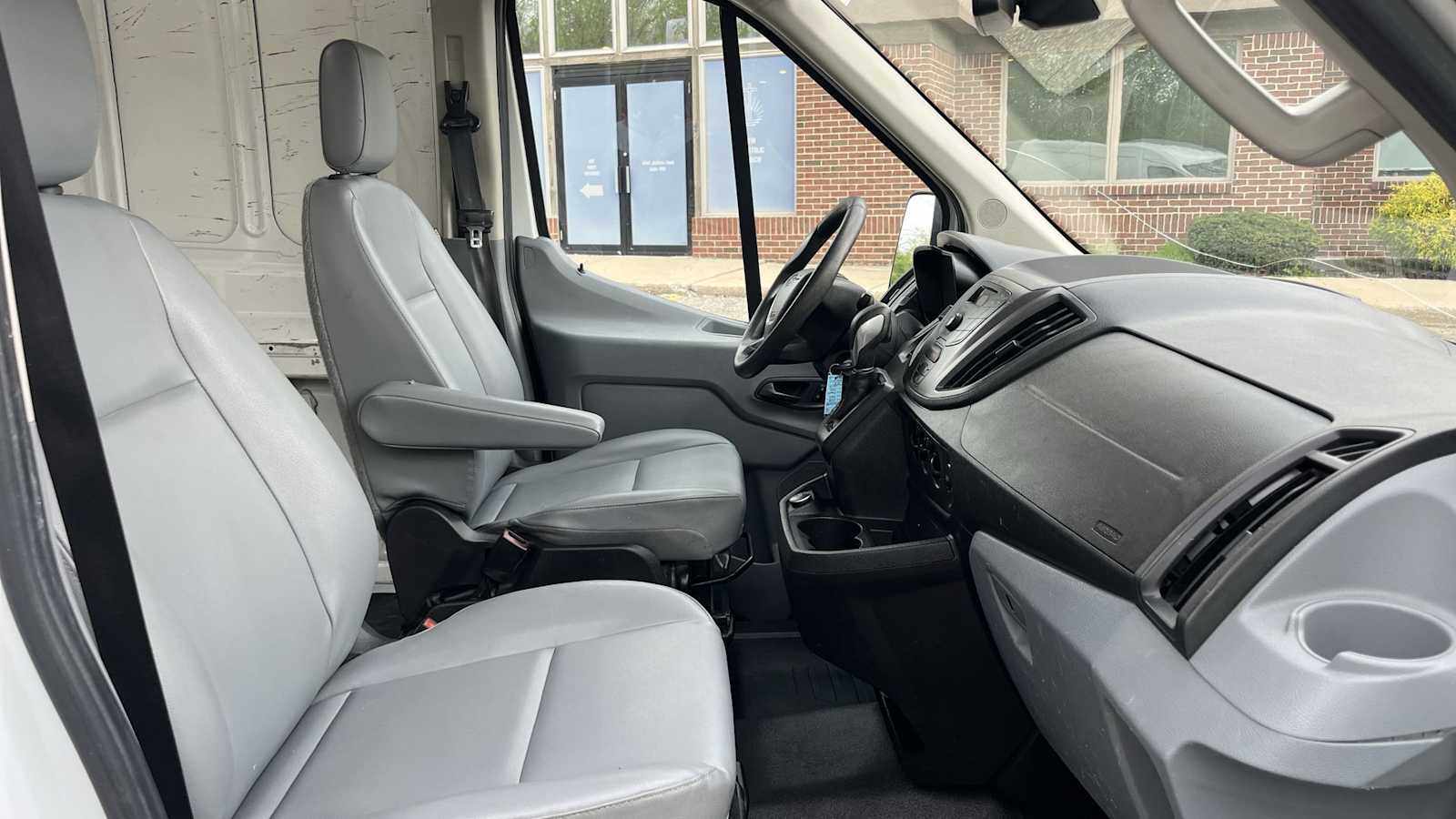 Thumbnail: 2018 Ford Transit Series - 11