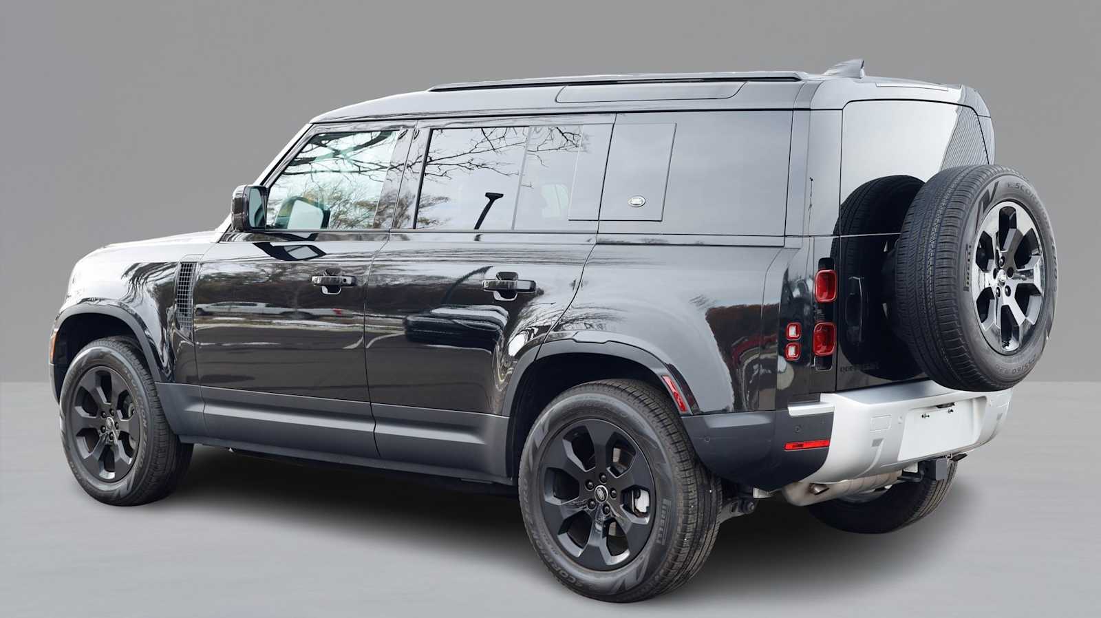 Thumbnail: 2024 Land Rover Defender - 5