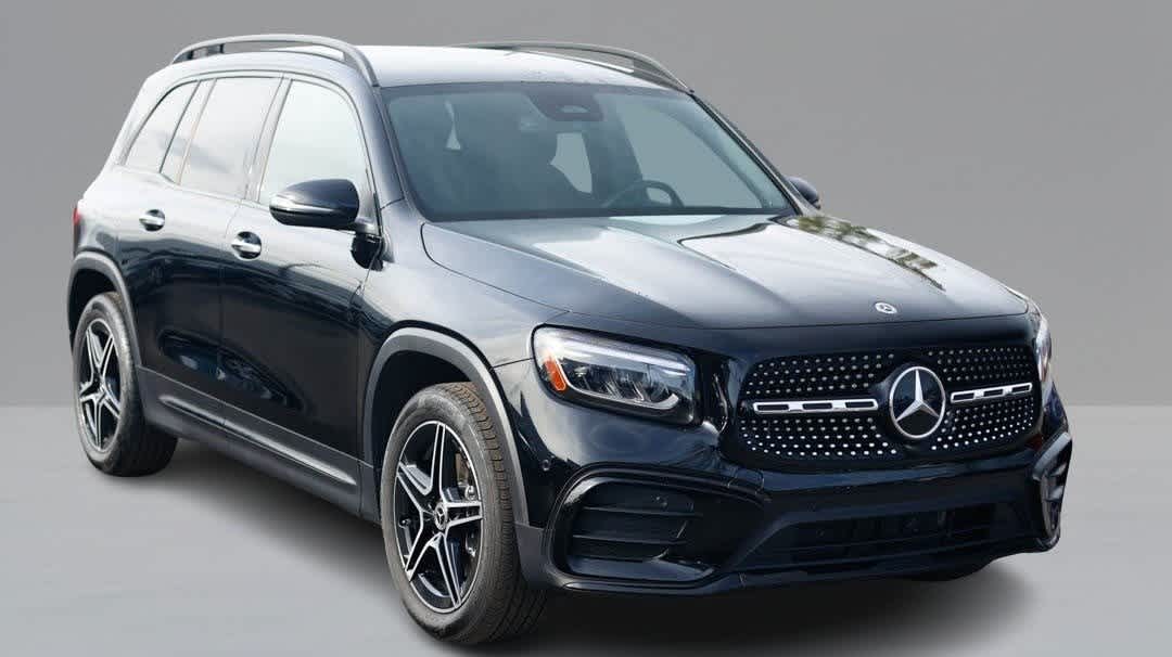 2025 Mercedes Benz GLB 250 photo 3