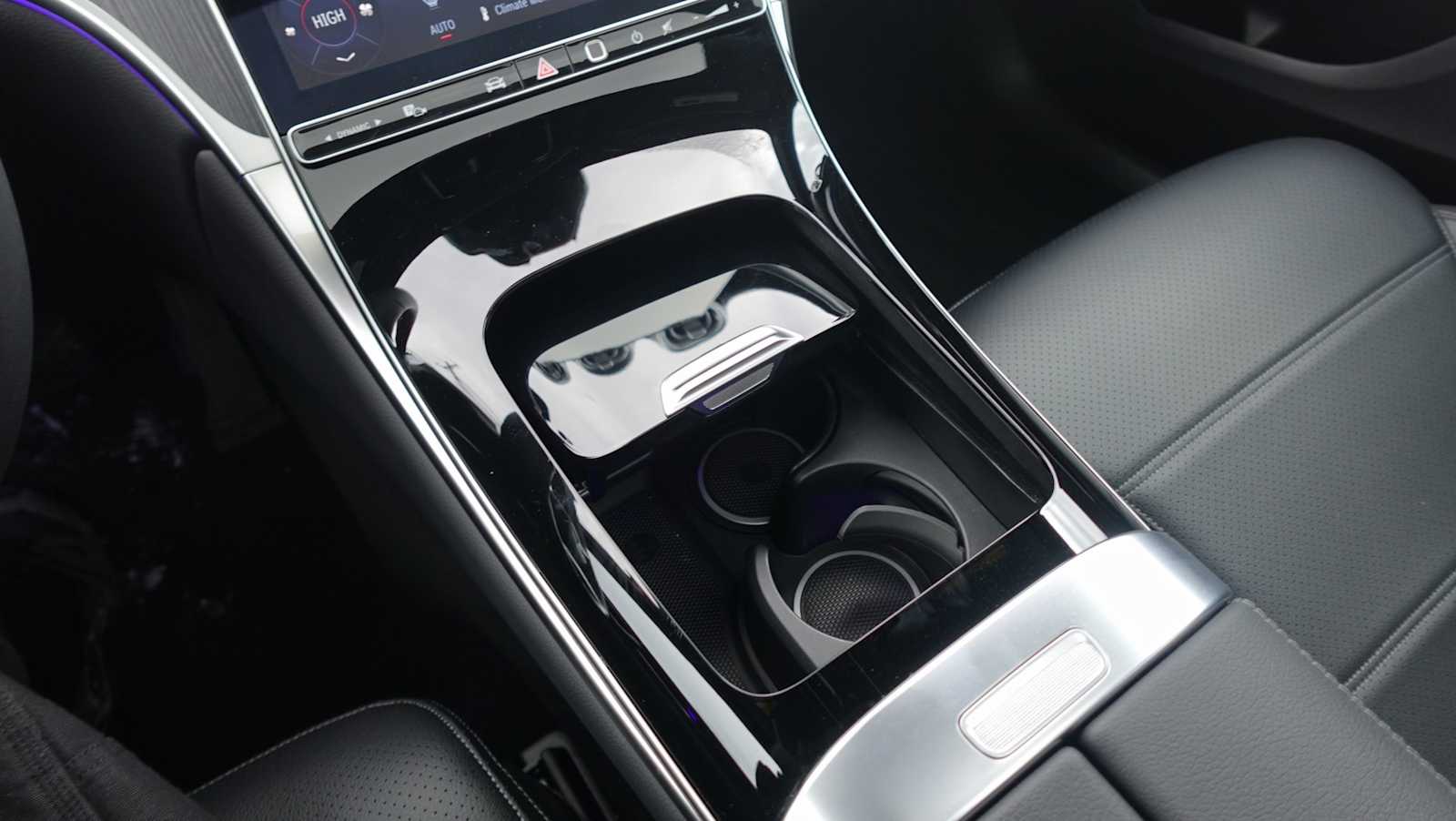 Thumbnail: 2025 Mercedes-Benz GLC - 35