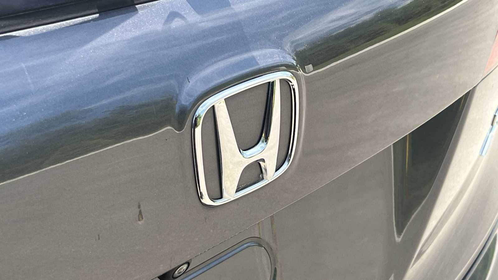 Thumbnail: 2017 Honda Pilot - 25