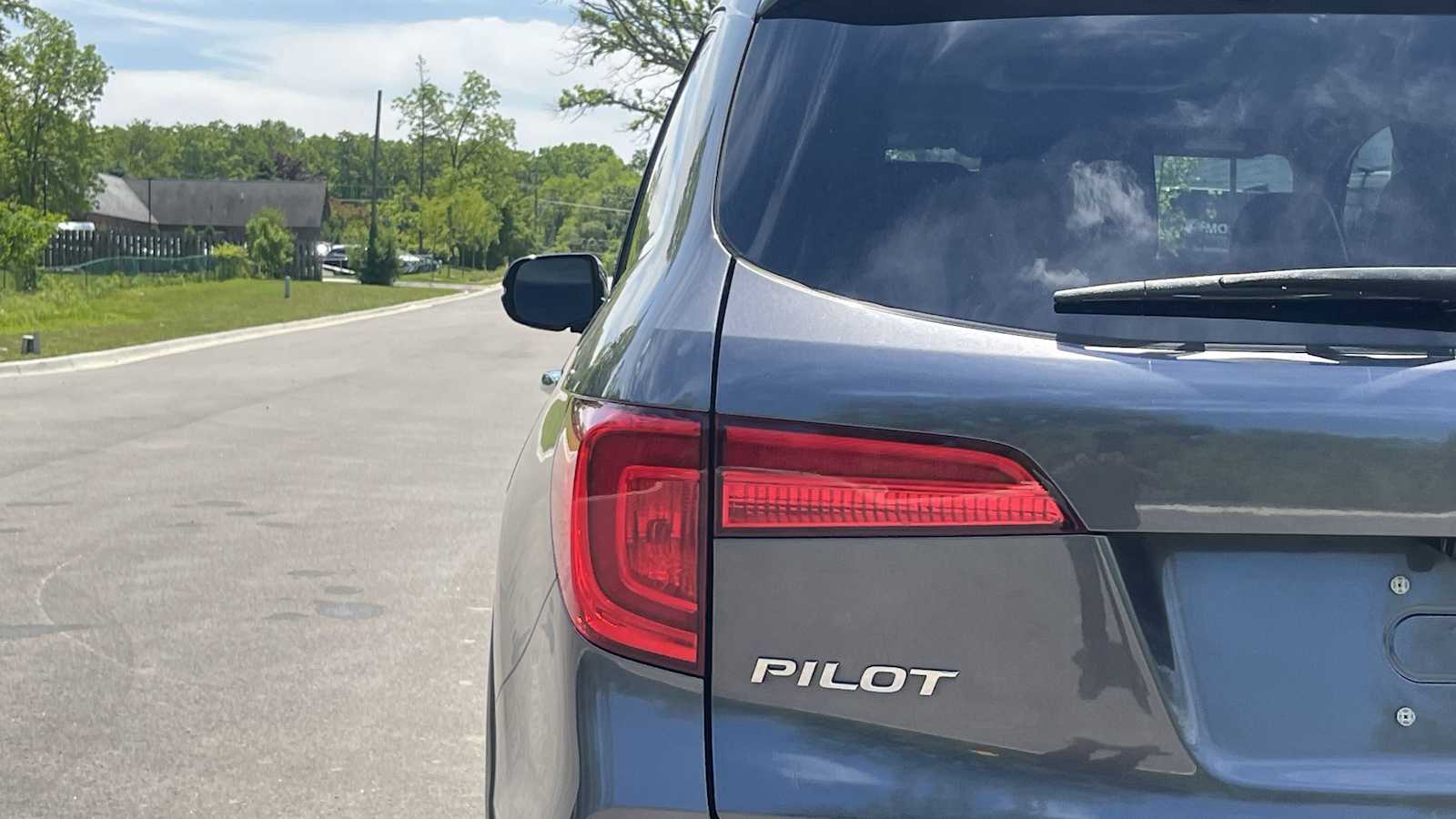 Thumbnail: 2017 Honda Pilot - 18