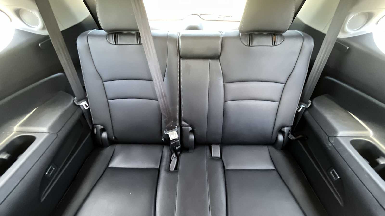 Thumbnail: 2017 Honda Pilot - 36