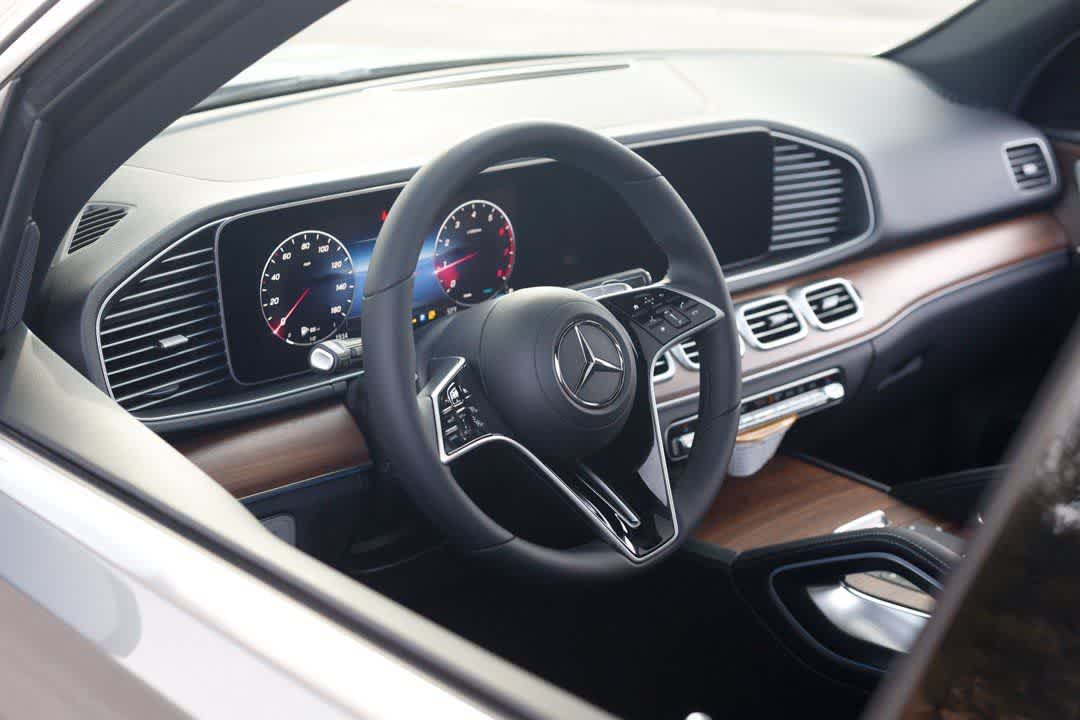 Thumbnail: 2026 Mercedes-Benz GLE - 11