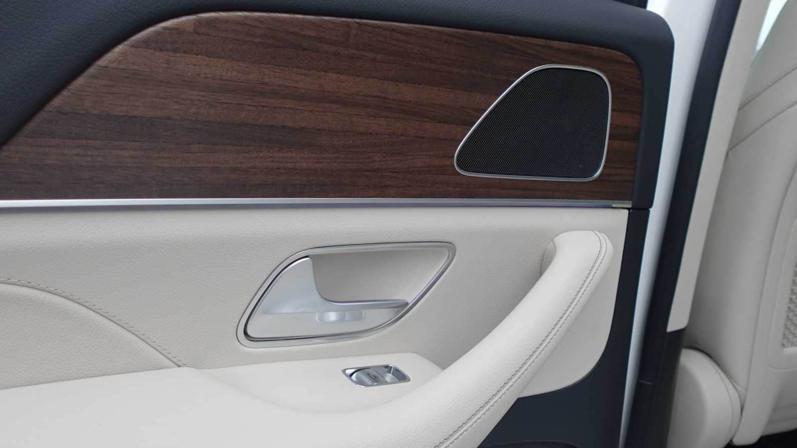 Thumbnail: 2026 Mercedes-Benz GLE - 38