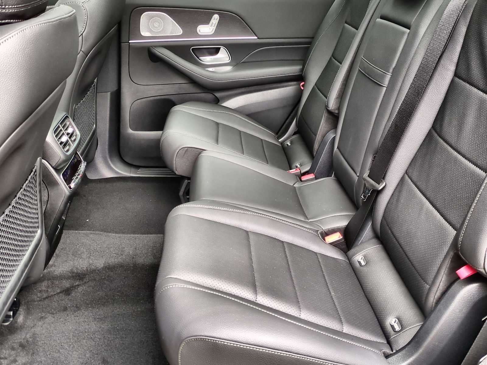 Thumbnail: 2025 Mercedes-Benz GLS - 21