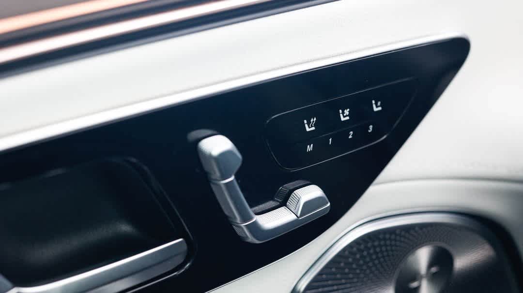 Thumbnail: 2023 Mercedes-Benz EQS - 33