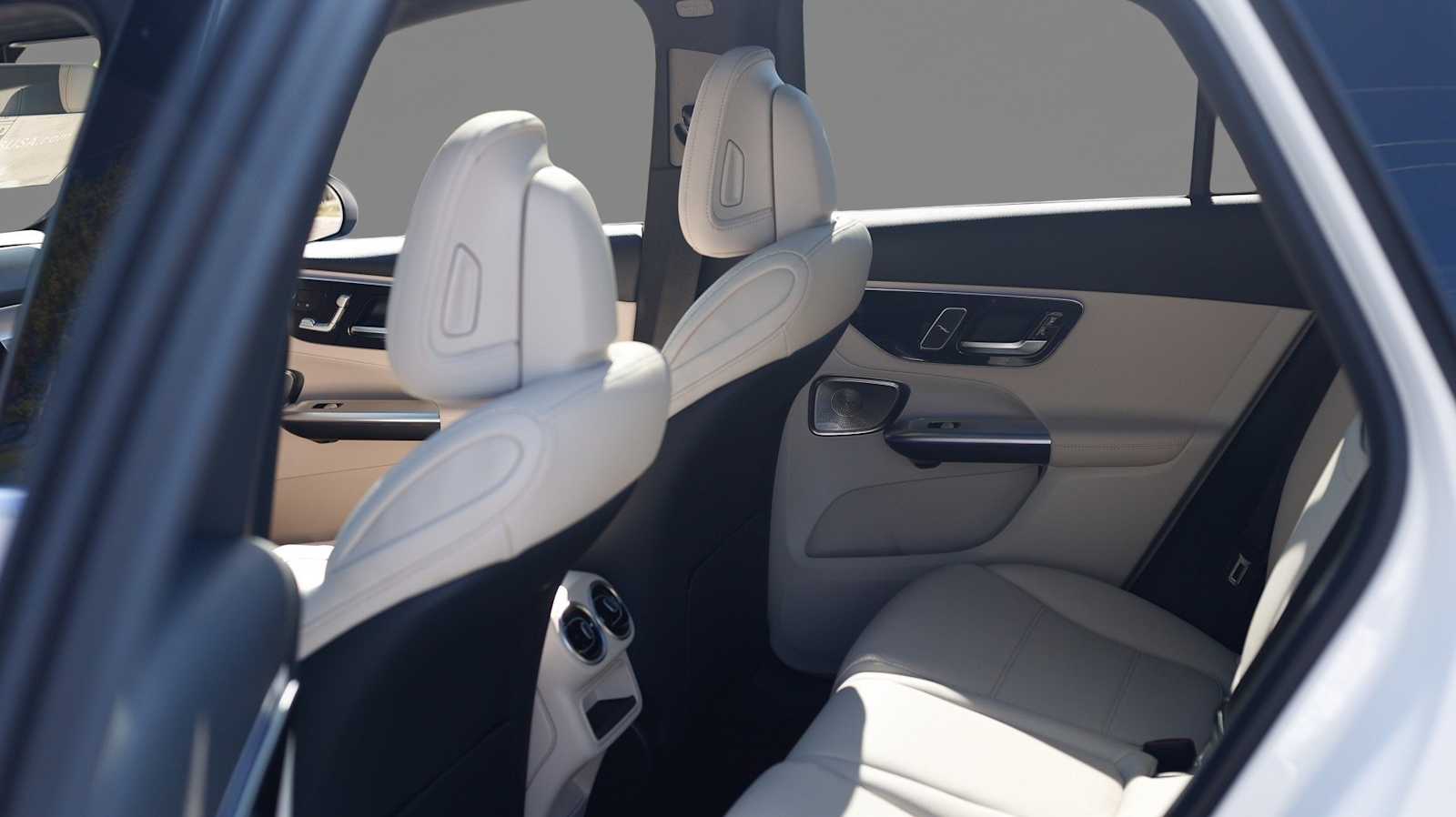 Thumbnail: 2026 Mercedes-Benz GLC - 15