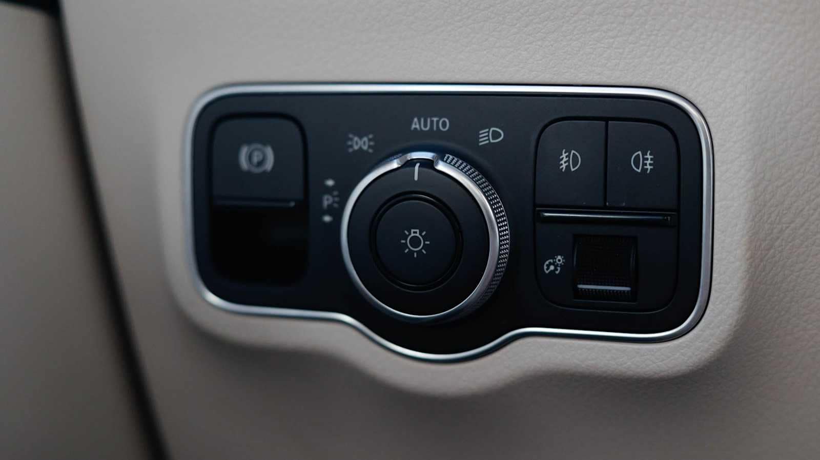 Thumbnail: 2022 Mercedes-Benz GLA - 36