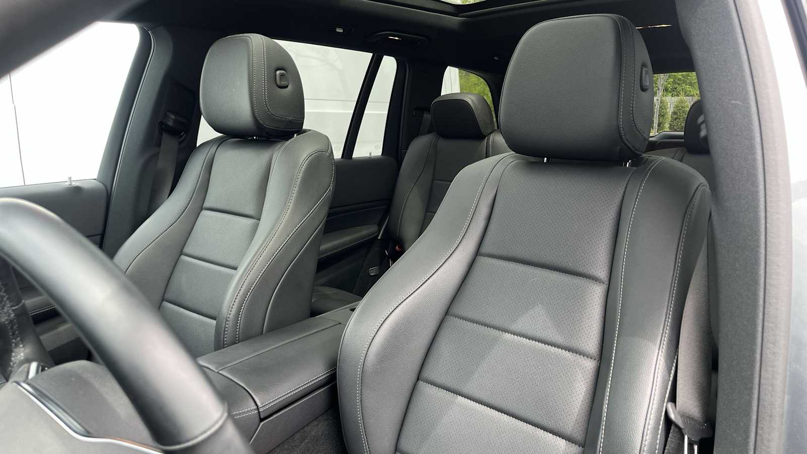 Thumbnail: 2022 Mercedes-Benz GLS - 28