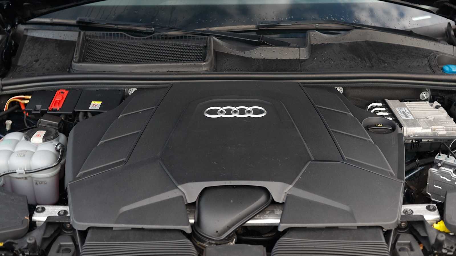 Thumbnail: 2023 Audi Q8 - 31