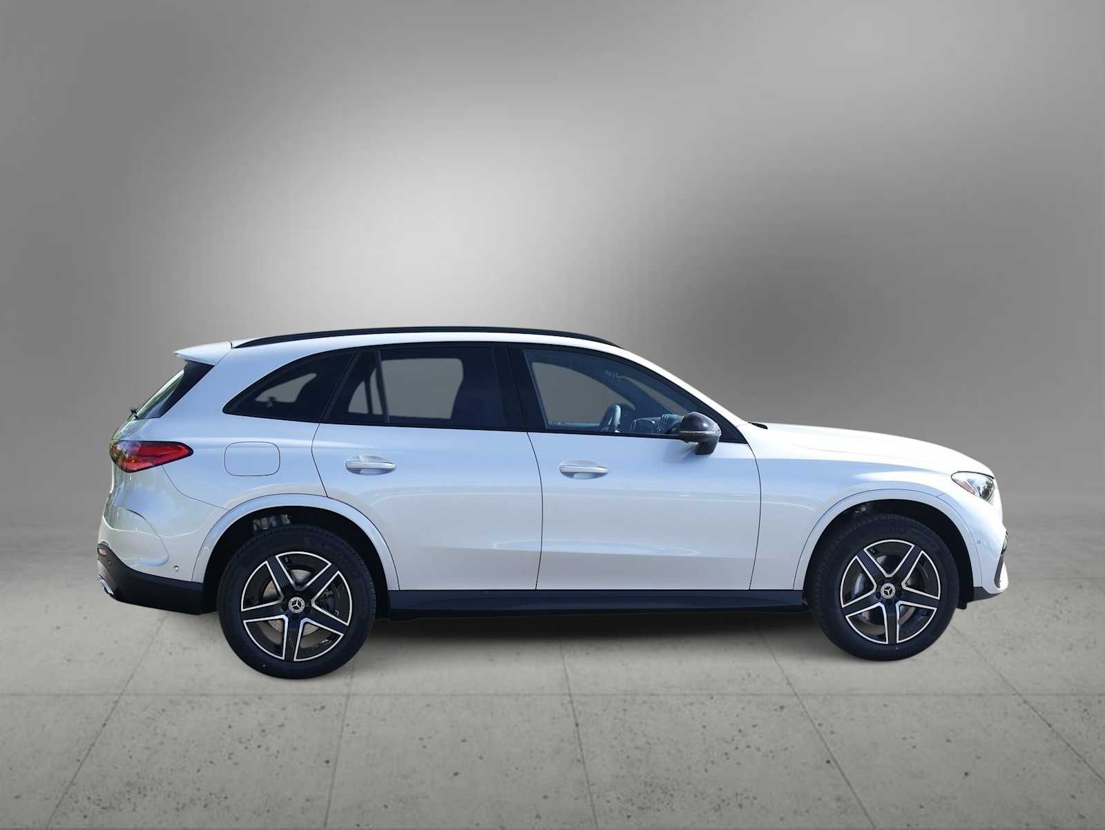 2026 Mercedes Benz GLC 300 4MATIC photo 4