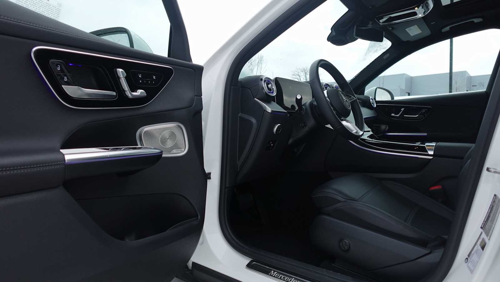 Thumbnail: 2025 Mercedes-Benz GLC - 23