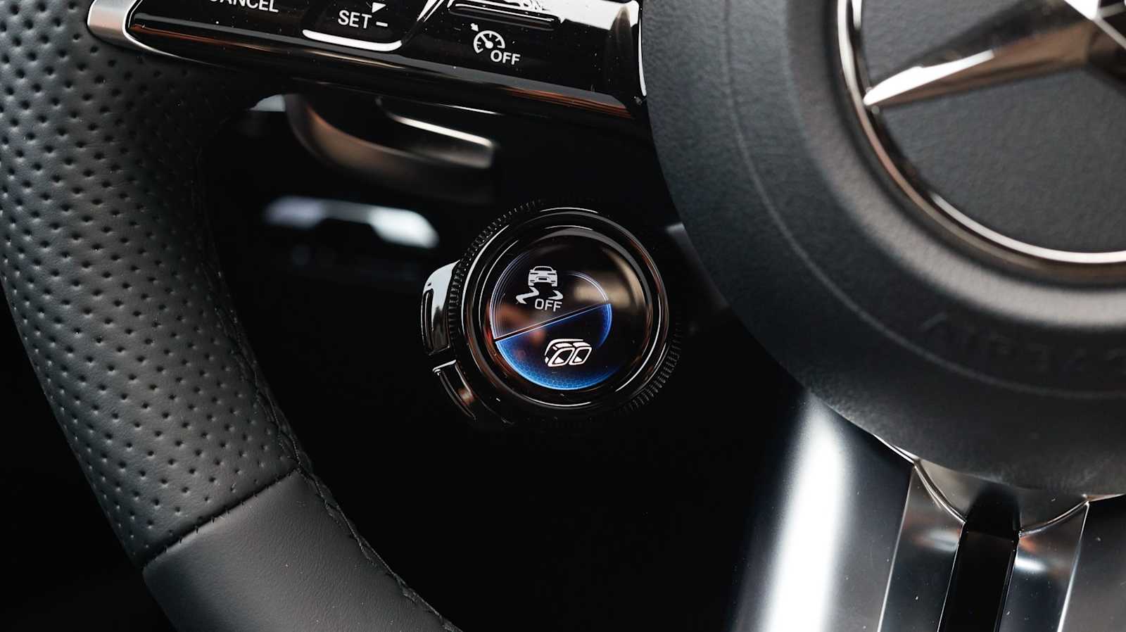 Thumbnail: 2026 Mercedes-Benz GLC - 36