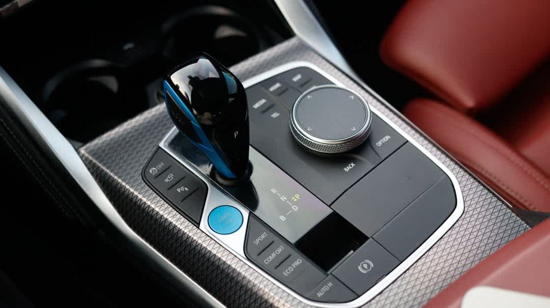 Thumbnail: 2022 BMW i4 - 36