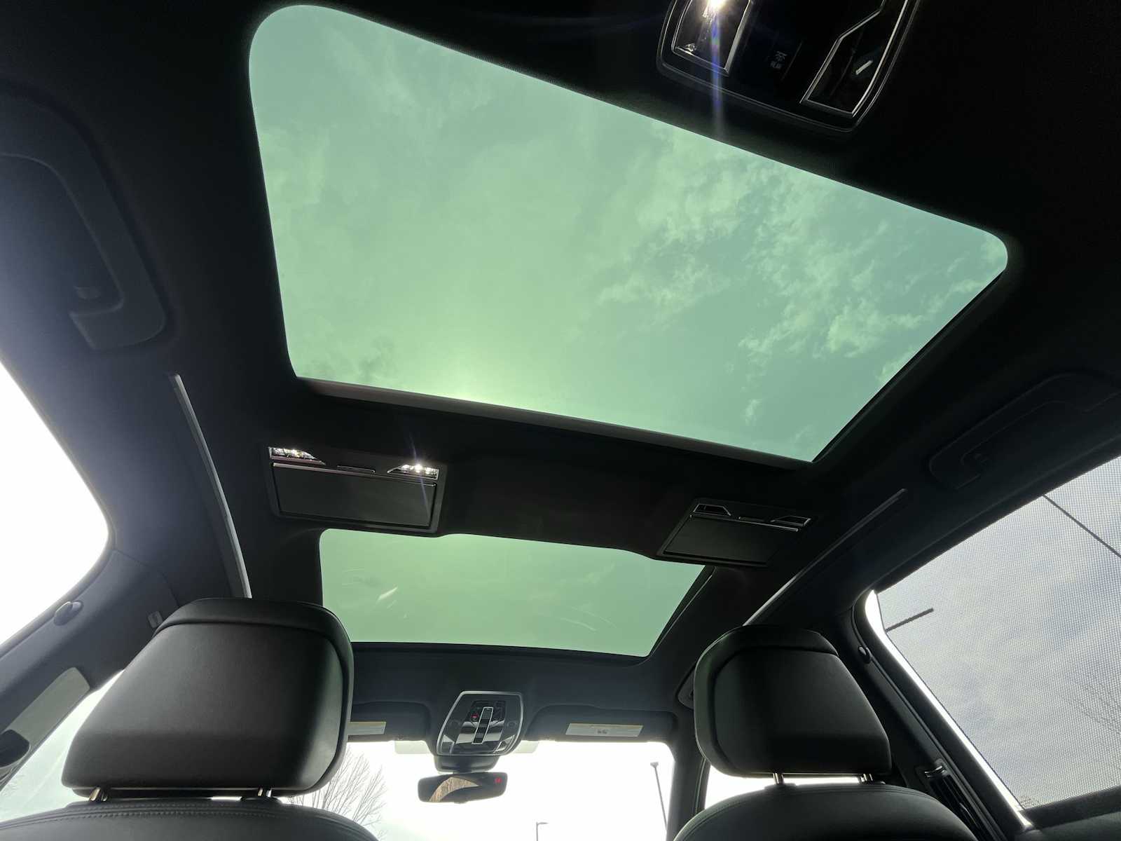 Thumbnail: 2023 Audi A8 - 34