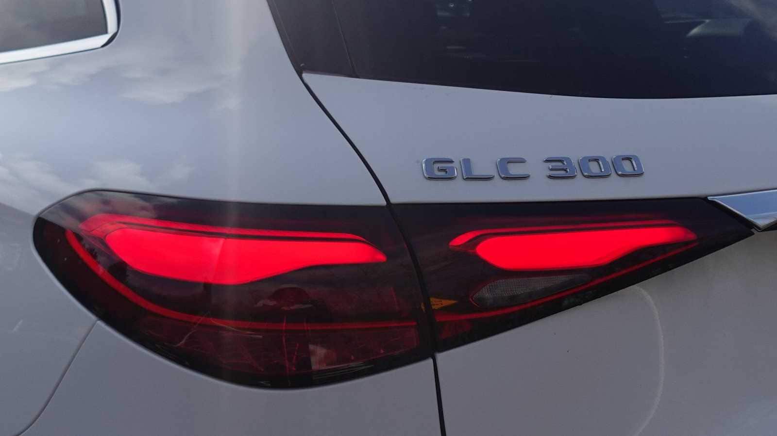 Thumbnail: 2026 Mercedes-Benz GLC - 16
