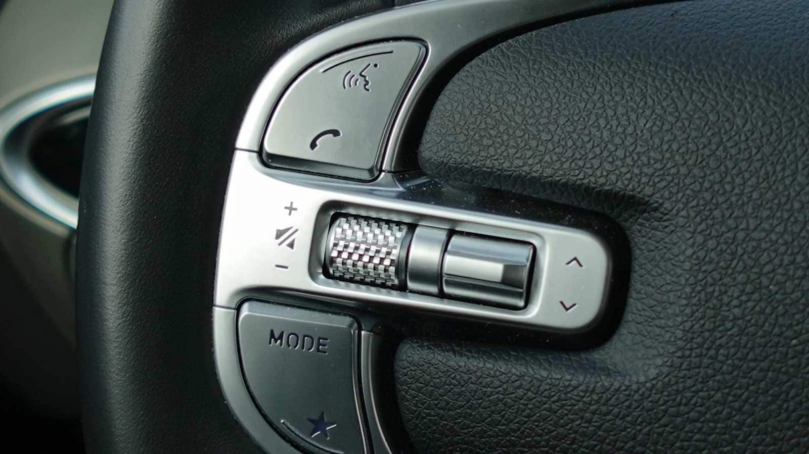 Thumbnail: 2025 Genesis GV70 - 33