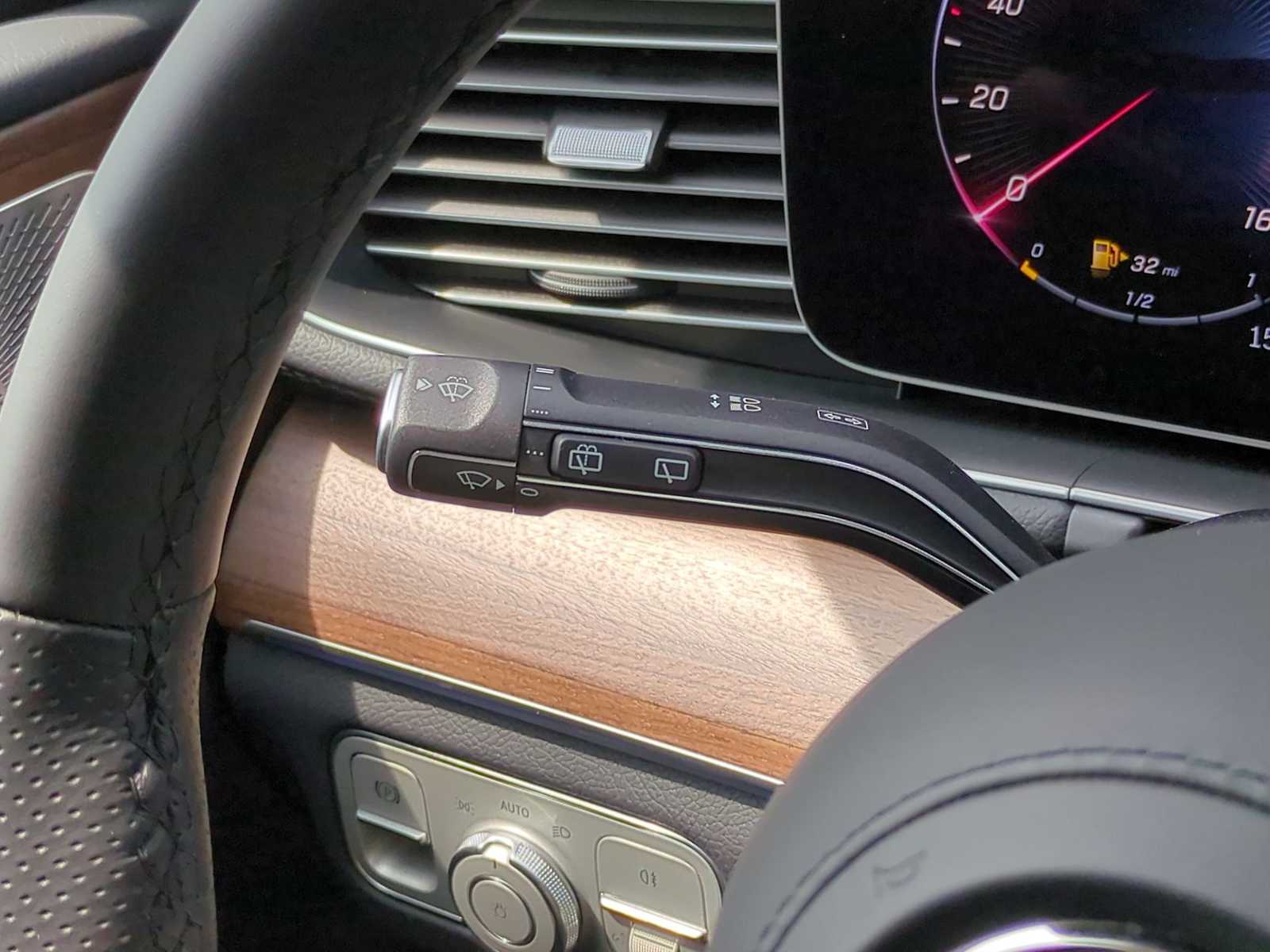 Thumbnail: 2025 Mercedes-Benz GLS - 28