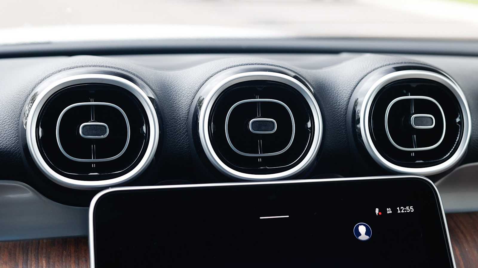 Thumbnail: 2026 Mercedes-Benz GLC - 21