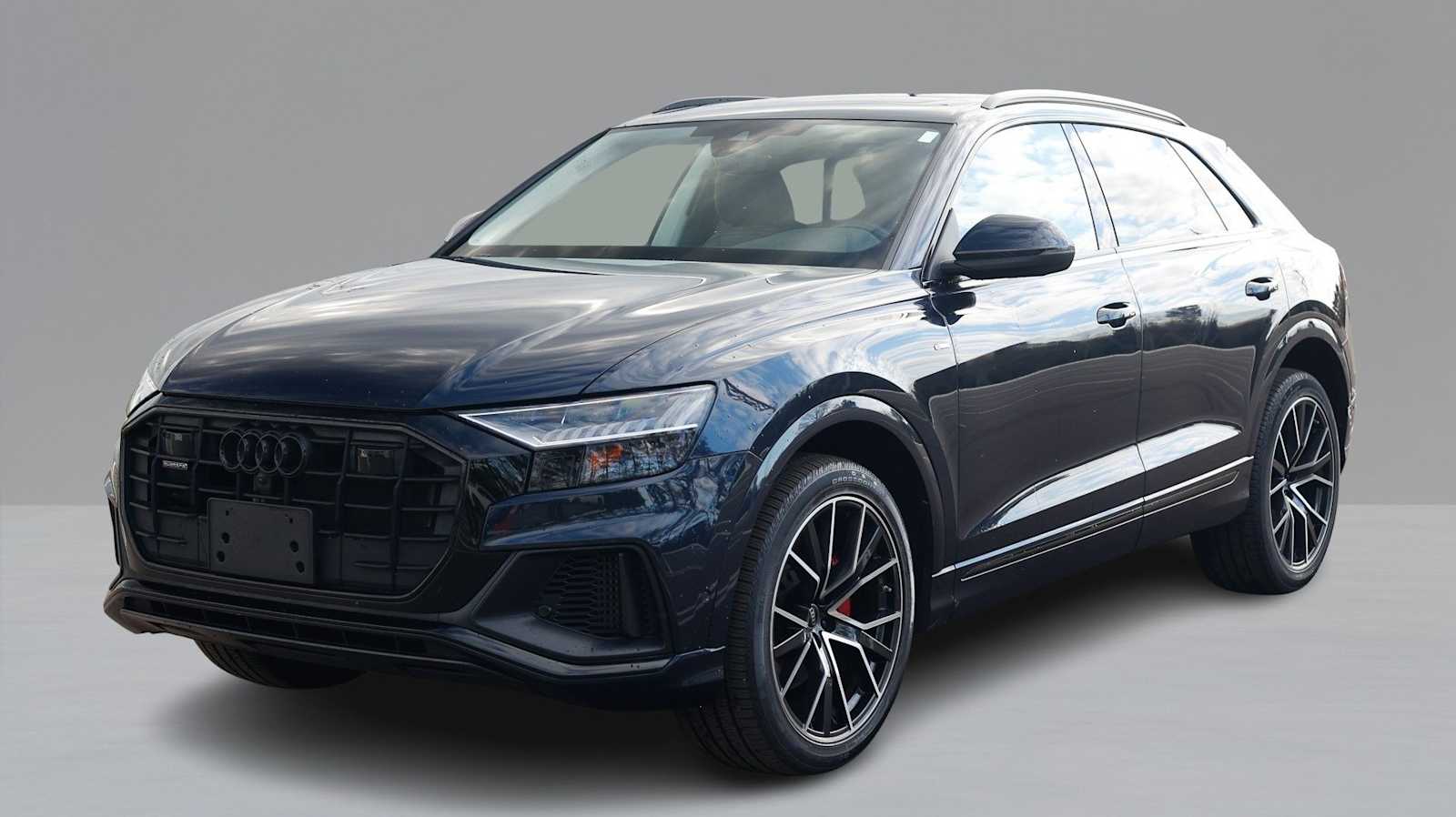 Thumbnail: 2023 Audi Q8 - 1