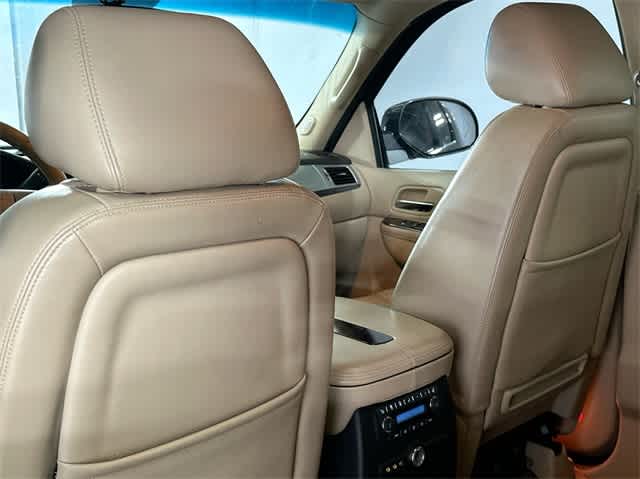 Thumbnail: 2011 Cadillac Escalade - 19