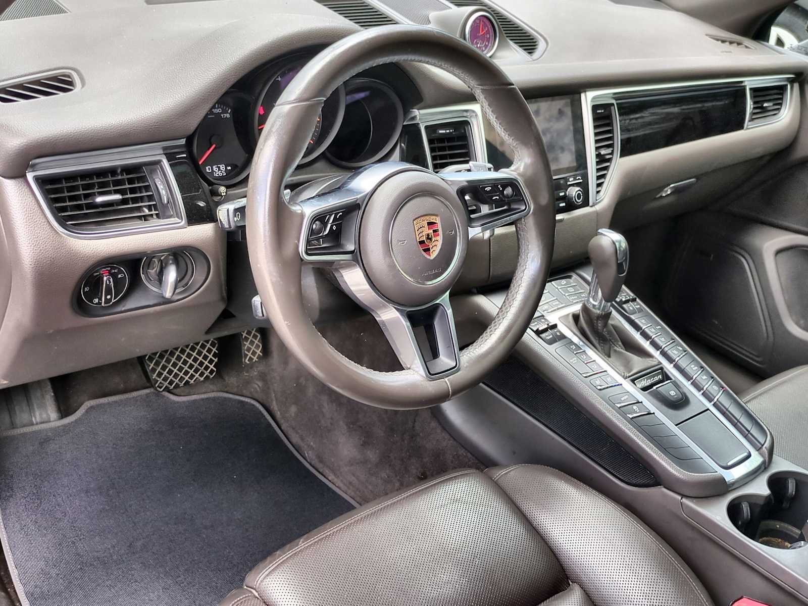 Thumbnail: 2018 Porsche Macan - 10