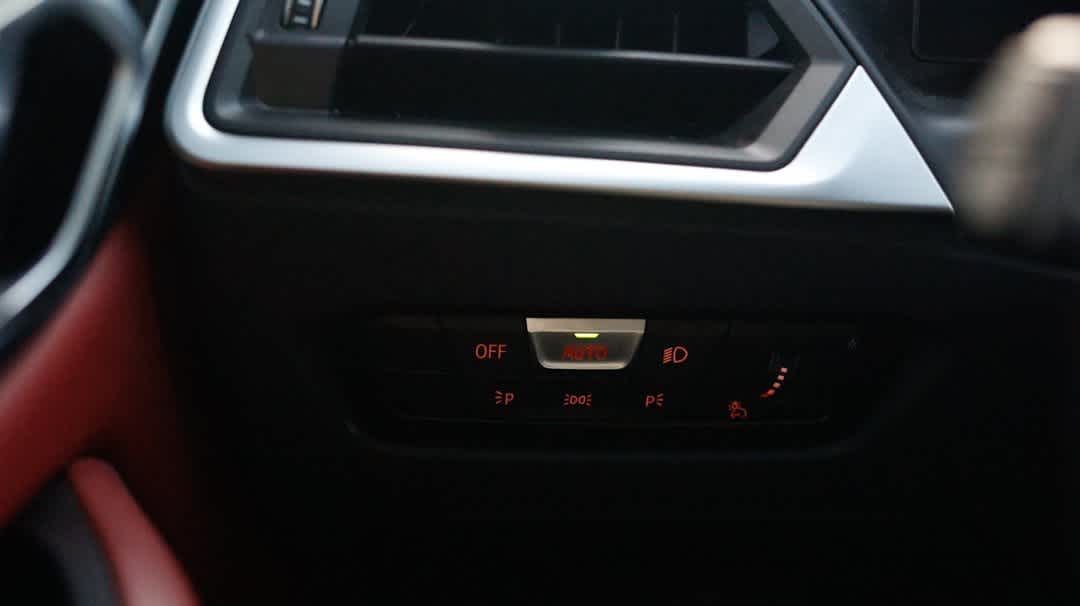 Thumbnail: 2022 BMW i4 - 40