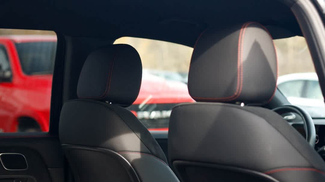 Thumbnail: 2025 Mercedes-Benz GLB - 17